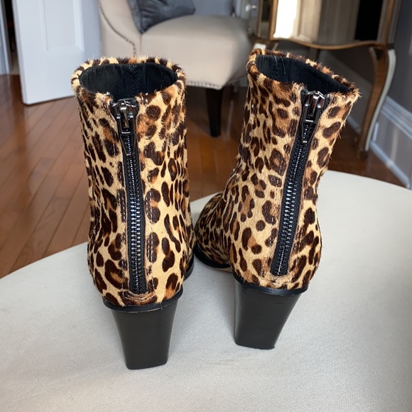 NWOT leopard ankle boots - Picture 2 of 6